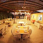 Naxos Summerland 公寓式酒店