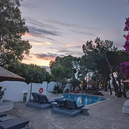 Naxos Summerland Hotel apartamentowy