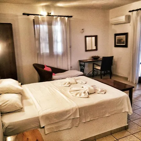 Lägenhetshotell Naxos Summerland 3*
