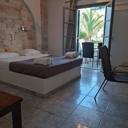 Naxos Summerland Hotel apartamentowy